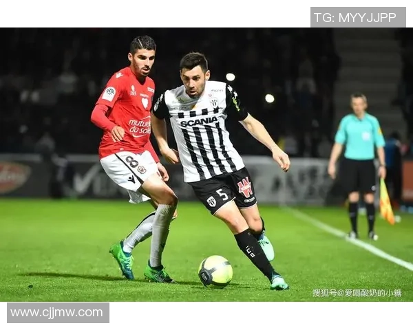 西甲赛场惊现冷门波尔图绝杀里昂引发全场狂欢