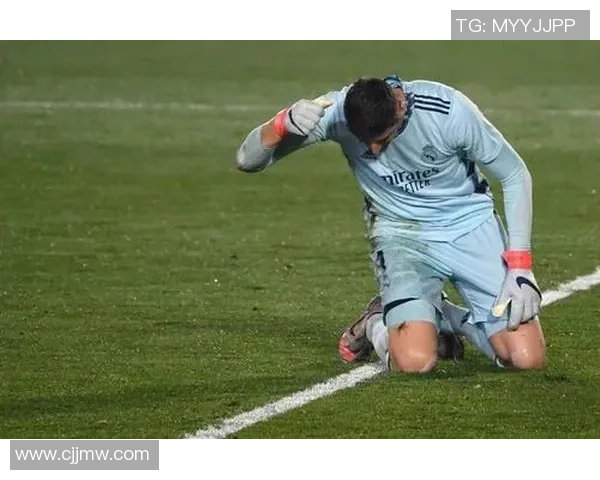 足总杯惊天逆转波尔图4-0皇马帽子戏法引发争议判罚热议 足总杯惊天逆转波尔图4-0皇马帽子戏法引发争议判罚热议