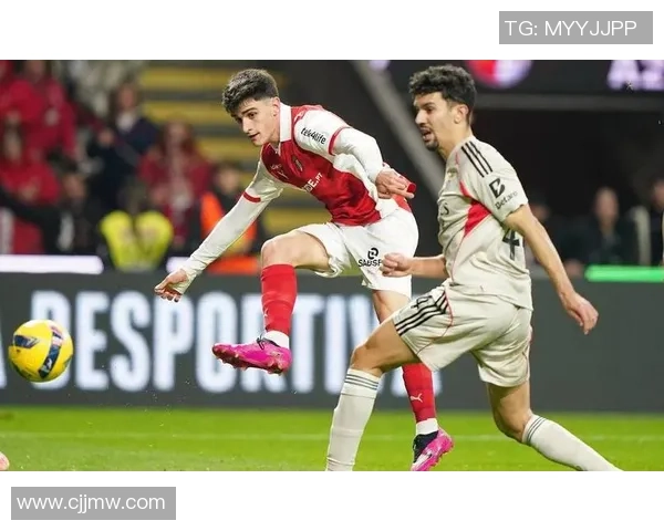 世界杯精彩对决皇马与本菲卡1比1平乌龙球引发争议判罚全场沸腾