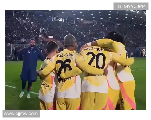 足总杯精彩回顾拜仁4-0大胜那不勒斯十大进球瞬间引发全场狂欢