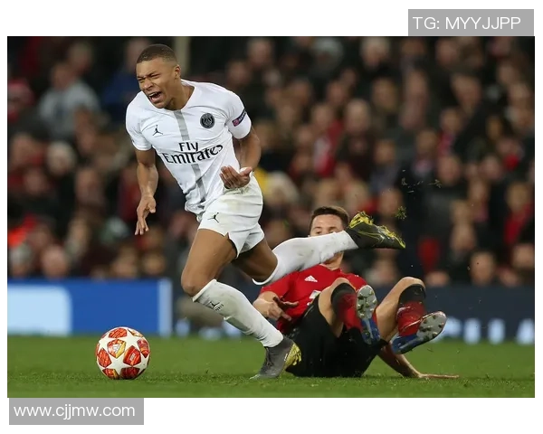 欧冠激战巴黎圣日耳曼逆转曼联绝杀瞬间点燃全场热情