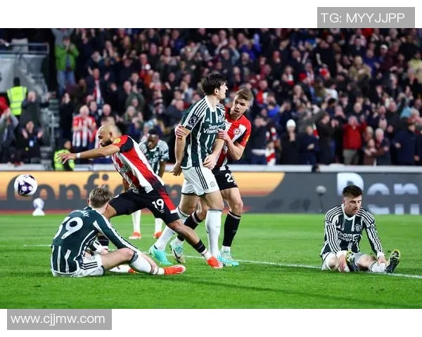 足总杯精彩对决多特蒙德与曼联1比1平局补时进球引爆全场激情 足总杯精彩对决多特蒙德与曼联1比1平局补时进球引爆全场激情